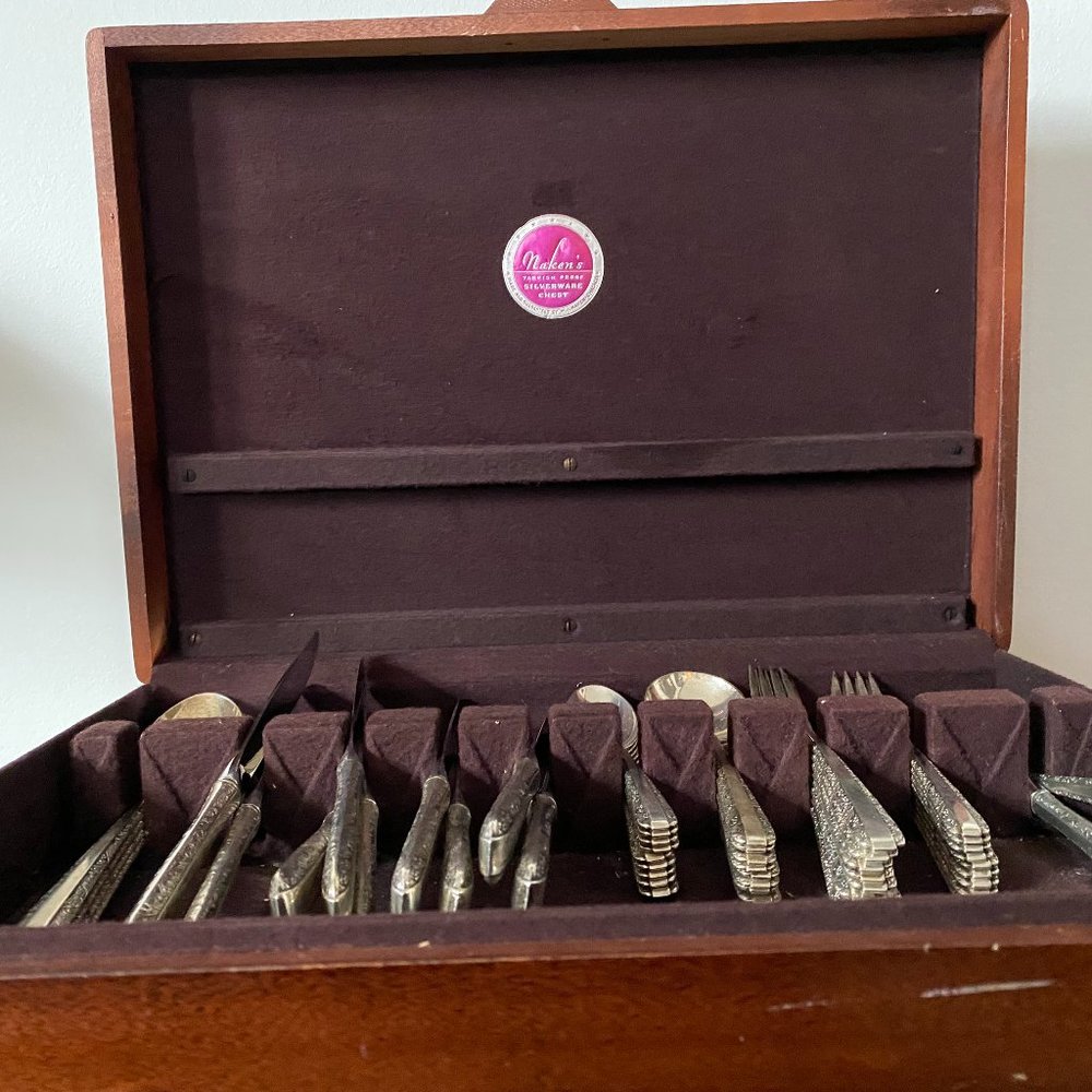 TOWLE CANDLELIGHT STERLING SILVER FLATWARE SERVICE FOR 8 PLUS in WOOD BOX